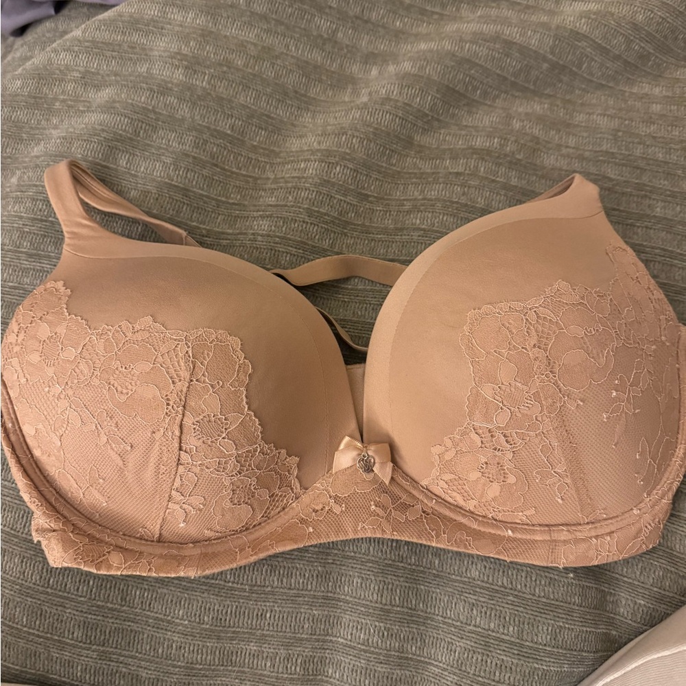 Victoria's Secret Nude Lace Bra